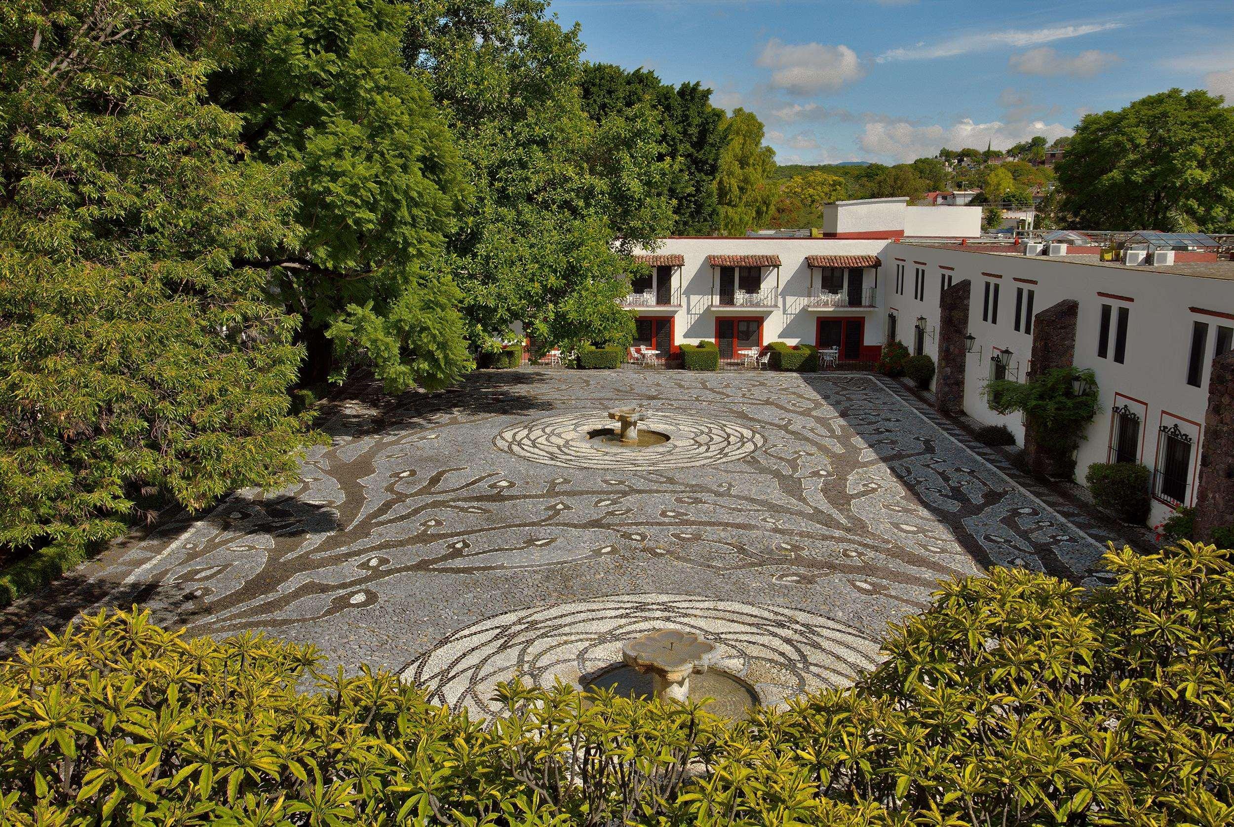 Hacienda Jurica By Brisas Hotel Queretaro Ngoại thất bức ảnh The main courtyard of the school