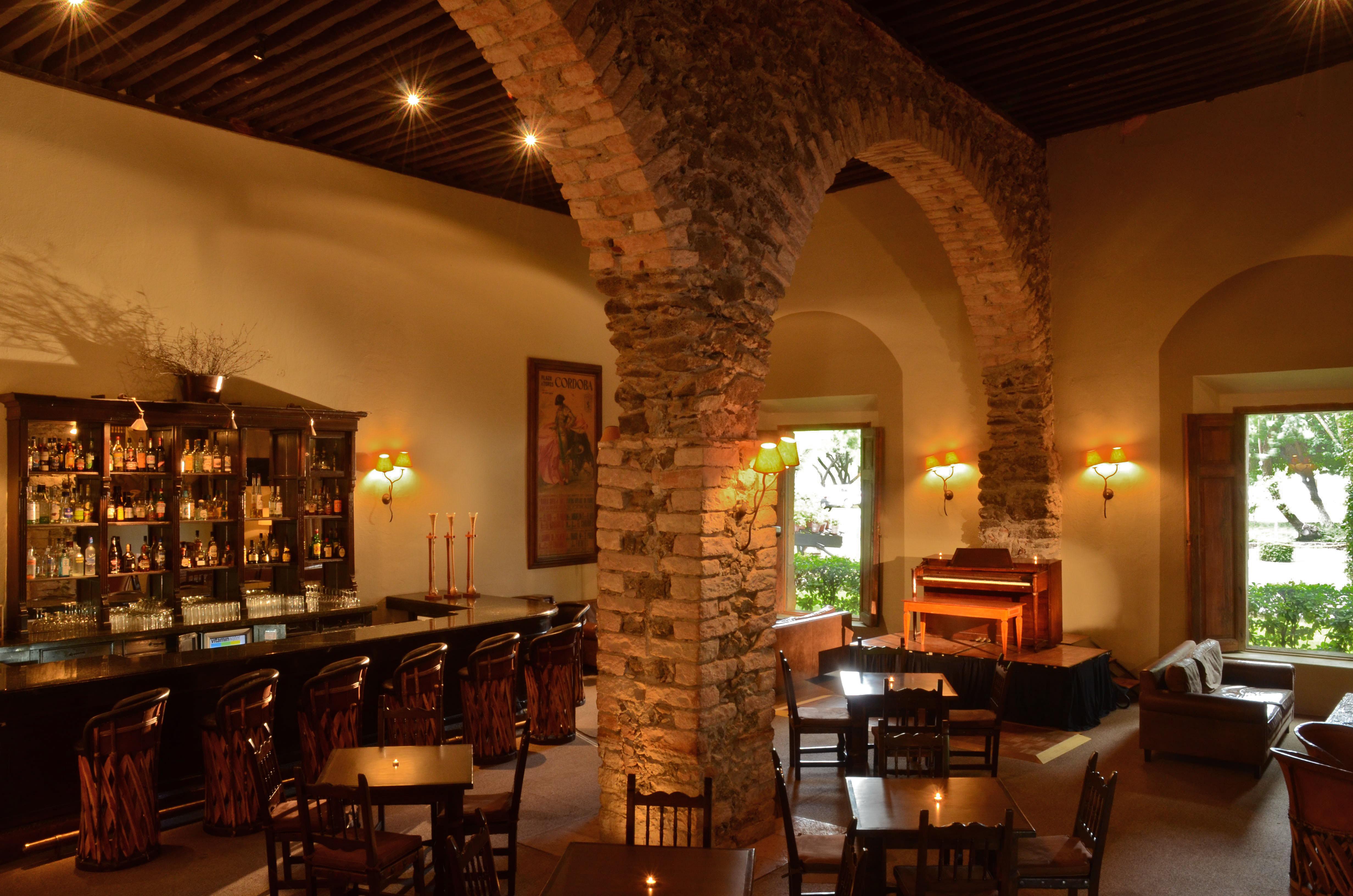 Hacienda Jurica By Brisas Hotel Queretaro Ngoại thất bức ảnh The bar at the hotel