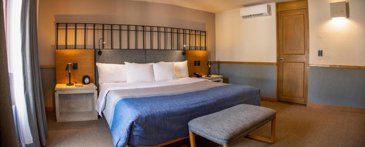 Hacienda Jurica By Brisas Hotel Queretaro Ngoại thất bức ảnh A room at the hotel